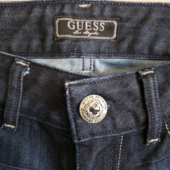 Guess, 29, low-rise, boot cut, dark blue jeans, like new! On trend!! Boho chic! - Picture 11 of 14